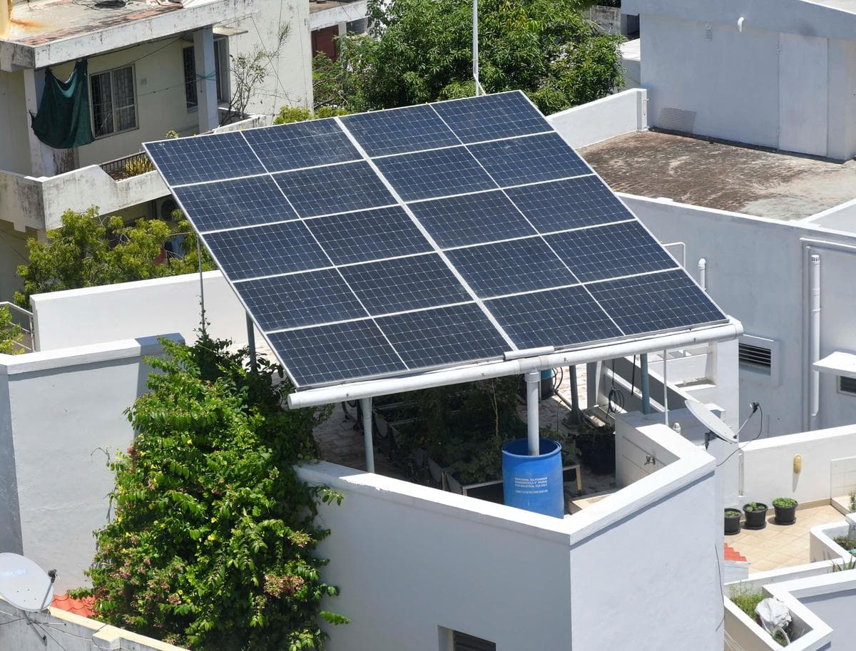 Off-Grid Solar & On-Grid Solar Rooftop Systems